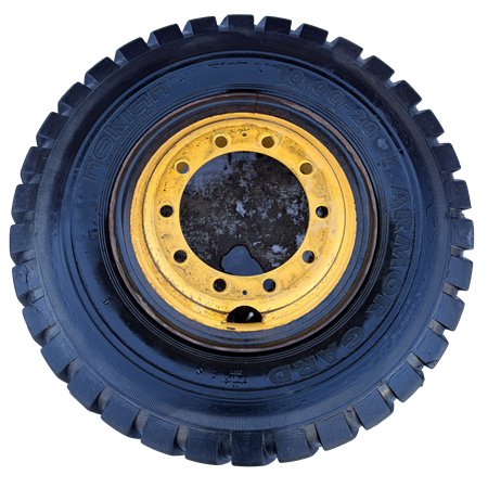 Däck på fälg 10,00-20